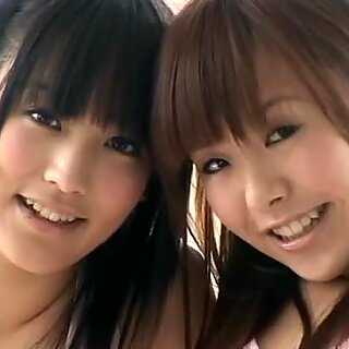 Azjatki Cutie Yuri Hamada i jej Nastolatka Przyjaciółki w Bikini